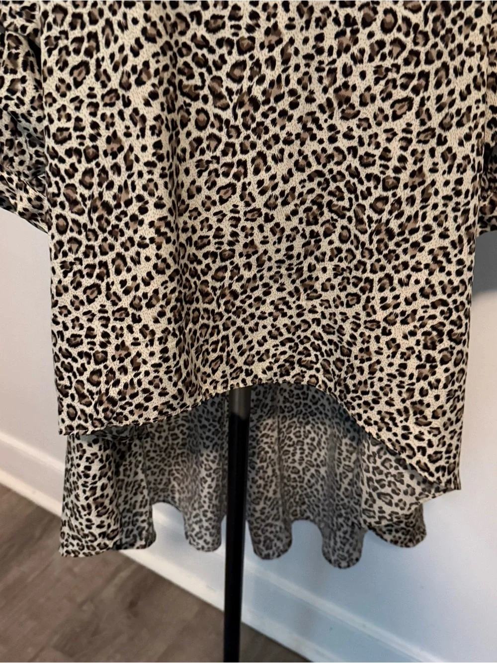 P Luca Milano Adorable high low top w/three quarter length sleeves with gathers - Picture 4 of 11